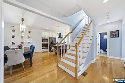 444 Oncrest Terrace, Cliffside Park, NJ 07010 - Photo 10