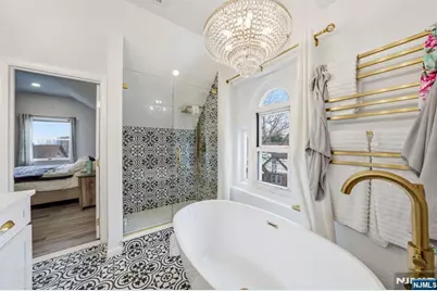 444 Oncrest Terrace, Cliffside Park, NJ 07010 - Photo 18