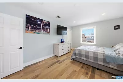 444 Oncrest Terrace, Cliffside Park, NJ 07010 - Photo 20