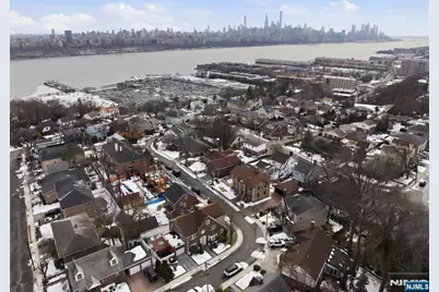 444 Oncrest Terrace, Cliffside Park, NJ 07010 - Photo 48