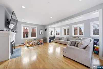 444 Oncrest Terrace, Cliffside Park, NJ 07010 - Photo 14