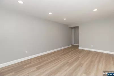 100 Lakeview Avenue 1B #1B, Clifton, NJ 07011 - Photo 4