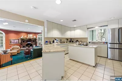 525 Franklin Avenue, Franklin Lakes, NJ 07417 - Photo 10