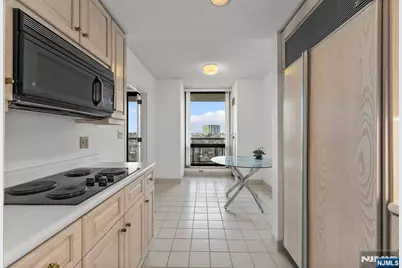 900 Palisade Avenue 8B #8B, Fort Lee, NJ 07024 - Photo 8
