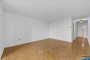 900 Palisade Ave 8B, Fort Lee, NJ 07024 - Photo 4