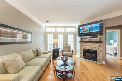 6105 Harcourt, Clifton, NJ 07013 - Photo 4