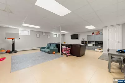 1070 Cumbermeade Road, Fort Lee, NJ 07024 - Photo 28