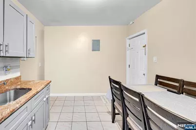 527 34th Street D2 #D2, Union City, NJ 07087 - Photo 4