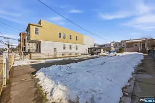 693 8th St, Newark, NJ 07107 - Photo 20