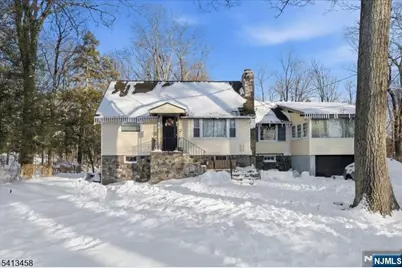 407 Diggles Place, Vernon, NJ 07422 - Photo 2