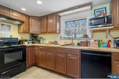407 Diggles Place, Vernon, NJ 07422 - Photo 10