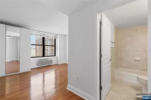 4301 Park Ave 6D, Union City, NJ 07087 - Photo 12