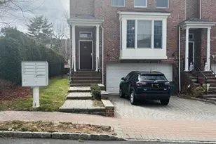 428 Grandview Pl 428, Fort Lee, NJ 07024 - Photo 4