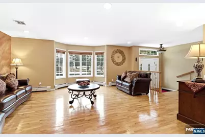 2 Maple Avenue, Waldwick, NJ 07463 - Photo 4