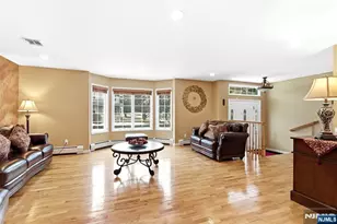 2 Maple Ave, Waldwick, NJ 07463 - Photo 4