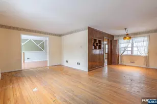 88 Lakeshore Dr, Oakland, NJ 07436 - Photo 4