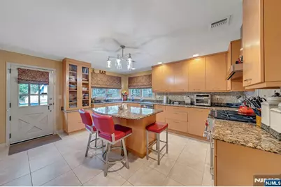 379 W Shore Drive, Wyckoff Township, NJ 07481 - Photo 14