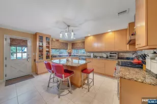 379 W Shore Dr, Wyckoff Township, NJ 07481 - Photo 14