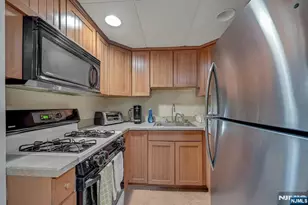 379 W Shore Dr, Wyckoff Township, NJ 07481 - Photo 28