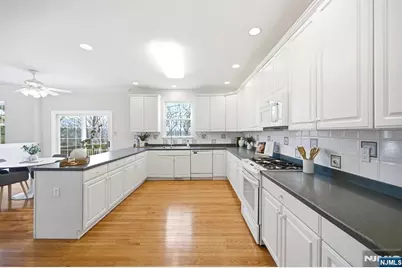 18 Glen Rock Road 58 #58, Cedar Grove, NJ 07009 - Photo 8