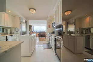 200 Old Palisade Road 16E, Fort Lee, NJ 07024 - Photo 18