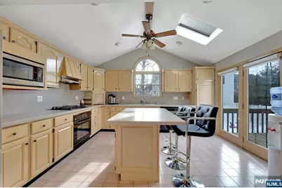 119 Sussex Road, Bergenfield, NJ 07621 - Photo 10