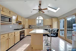 119 Sussex Rd, Bergenfield, NJ 07621 - Photo 10