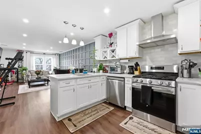 235 Dakota 10 #10, Paterson, NJ 07503 - Photo 8