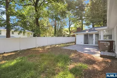 89 Wyoming Road, Paramus, NJ 07652 - Photo 18