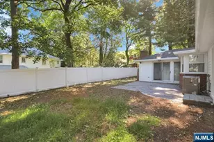 89 Wyoming Rd, Paramus, NJ 07652 - Photo 18