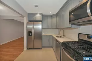 89 Wyoming Rd, Paramus, NJ 07652 - Photo 10