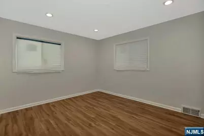 89 Wyoming Road, Paramus, NJ 07652 - Photo 16