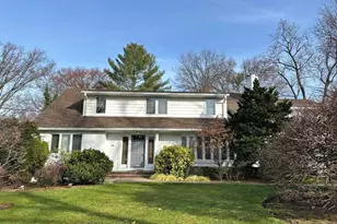 711 Camperdown Rd, Teaneck Township, NJ 07666 - Photo 1