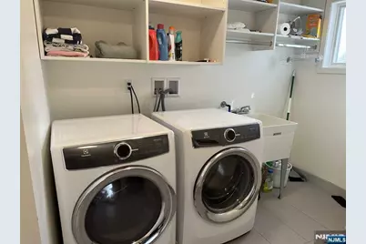 711 Camperdown Road, Teaneck Township, NJ 07666 - Photo 10