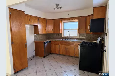 1400 82nd Street, North Bergen, NJ 07047 - Photo 4