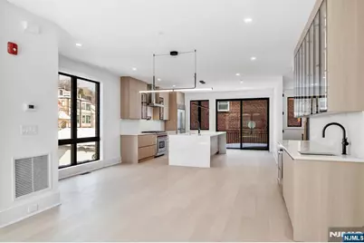 25 Garden Place A #A, Edgewater, NJ 07020 - Photo 8