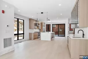 25 Garden Pl A, Edgewater, NJ 07020 - Photo 8