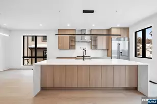 25 Garden Pl A, Edgewater, NJ 07020 - Photo 6