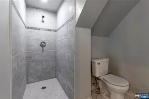 21 Dodd St, East Orange, NJ 07017 - Photo 4