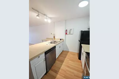 333 Grand Avenue 2E #2E, Palisades Park, NJ 07650 - Photo 2