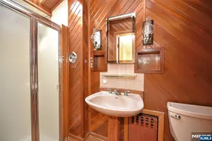 110 Lakeshore Dr, Oakland, NJ 07436 - Photo 16