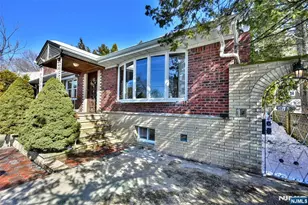 110 Lakeshore Dr, Oakland, NJ 07436 - Photo 4
