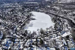 110 Lakeshore Dr, Oakland, NJ 07436 - Photo 32