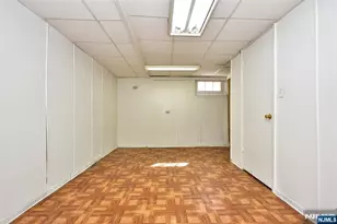 110 Lakeshore Dr, Oakland, NJ 07436 - Photo 24