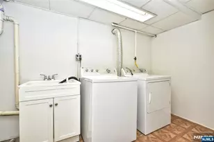 110 Lakeshore Dr, Oakland, NJ 07436 - Photo 24