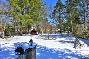 110 Lakeshore Dr, Oakland, NJ 07436 - Photo 4