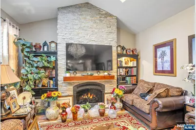 134 Arthur Court, Mahwah, NJ 07430 - Photo 12