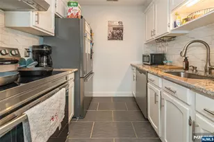 120 Willard Street 14, Pompton Lakes, NJ 07442 - Photo 8