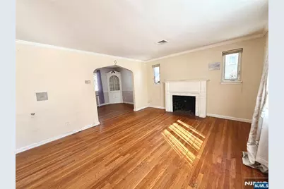 37-27 Hale Place, Fair Lawn, NJ 07410 - Photo 2