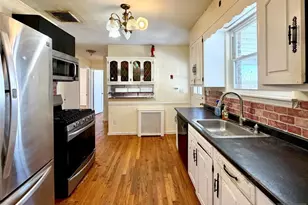 37-27 Hale Pl, Fair Lawn, NJ 07410 - Photo 4